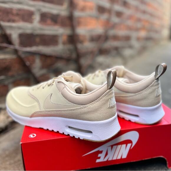 NEW Size 9 Nike Air Max Thea Premium Women's Shoes Beach/Metallic Gold/Sail - Picture 5 of 9